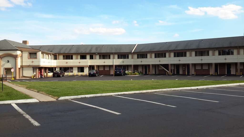 Knights Inn Bristol Levittown Exterior photo