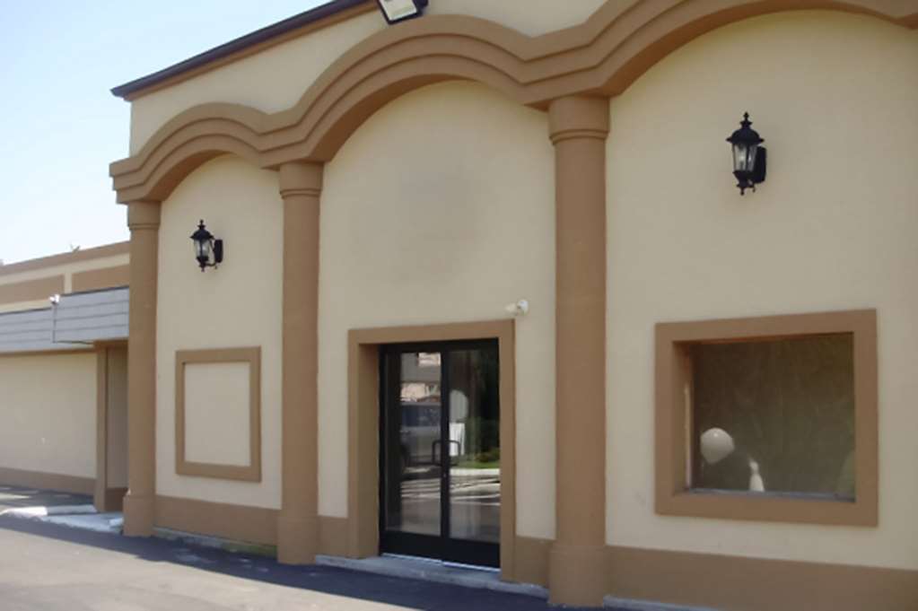 Knights Inn Bristol Levittown Exterior photo